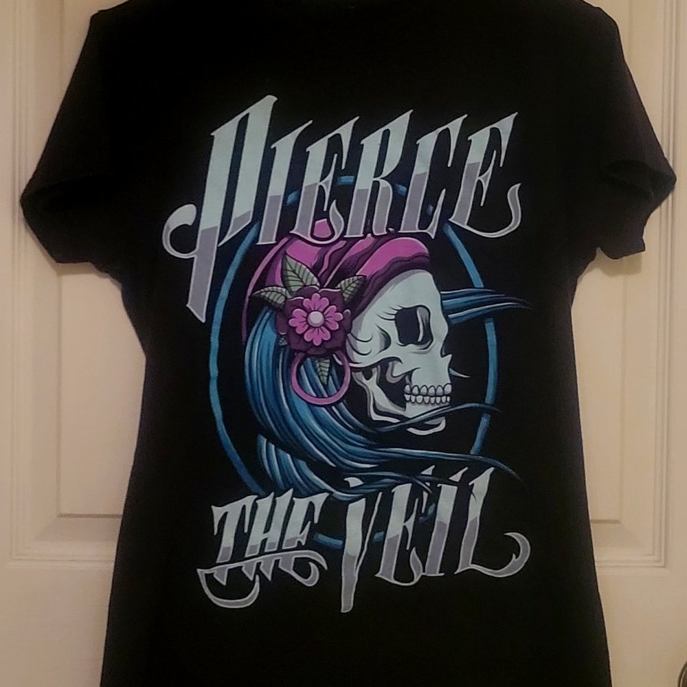 Women's Pierce The Veil Shirt, Size M